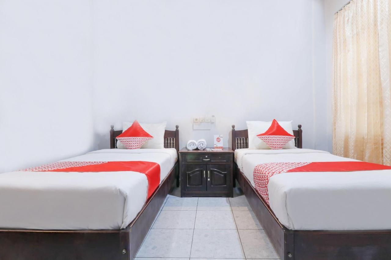 Oyo 2411 Taman Mekar Beach Inn 2 Kuta Lombok Exterior foto