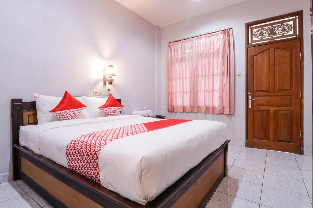 Oyo 2411 Taman Mekar Beach Inn 2 Kuta Lombok Exterior foto